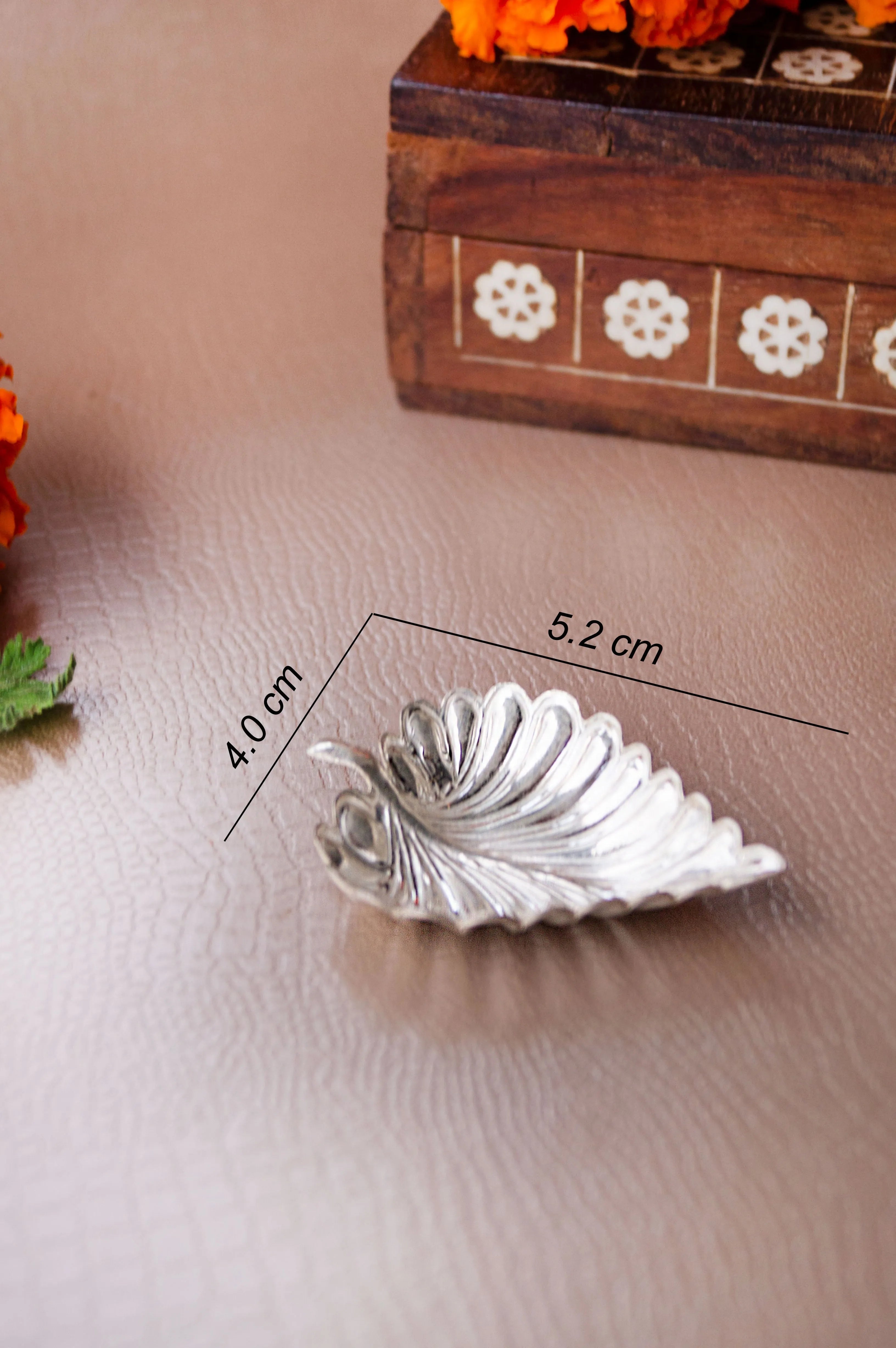 Mini Leaf Prasad Plate - Family Wali Diwali Gift Hamper