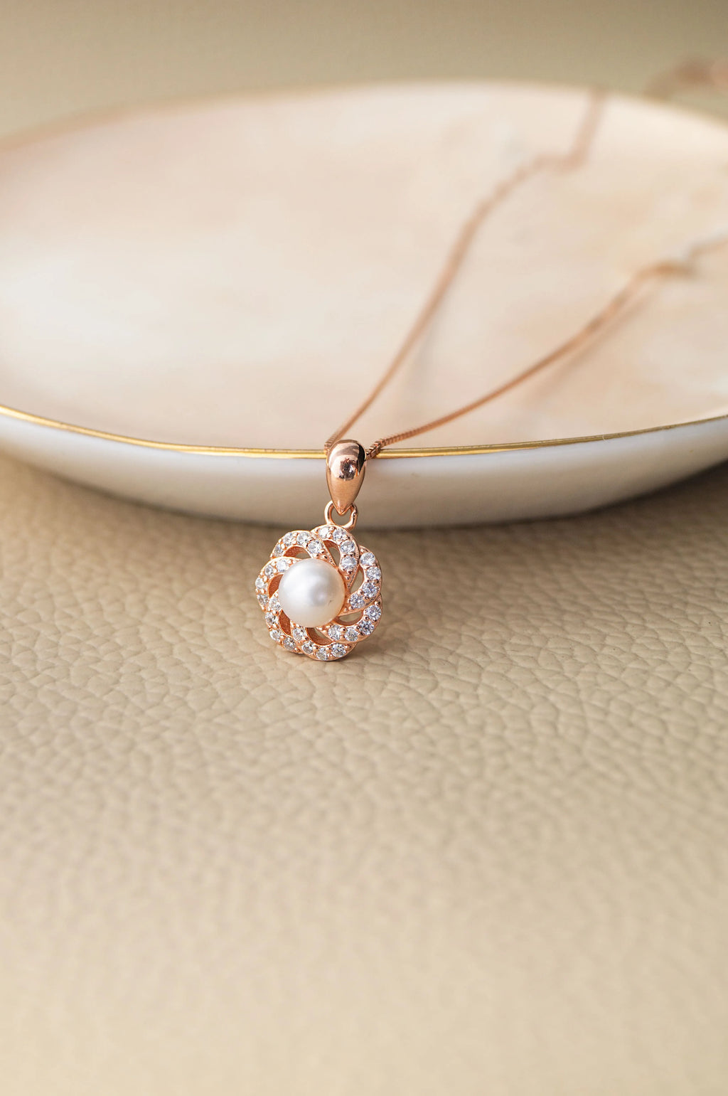 Whirlpool With Pearl Rose Gold Plated Sterling Silver Pendant Set With Chain