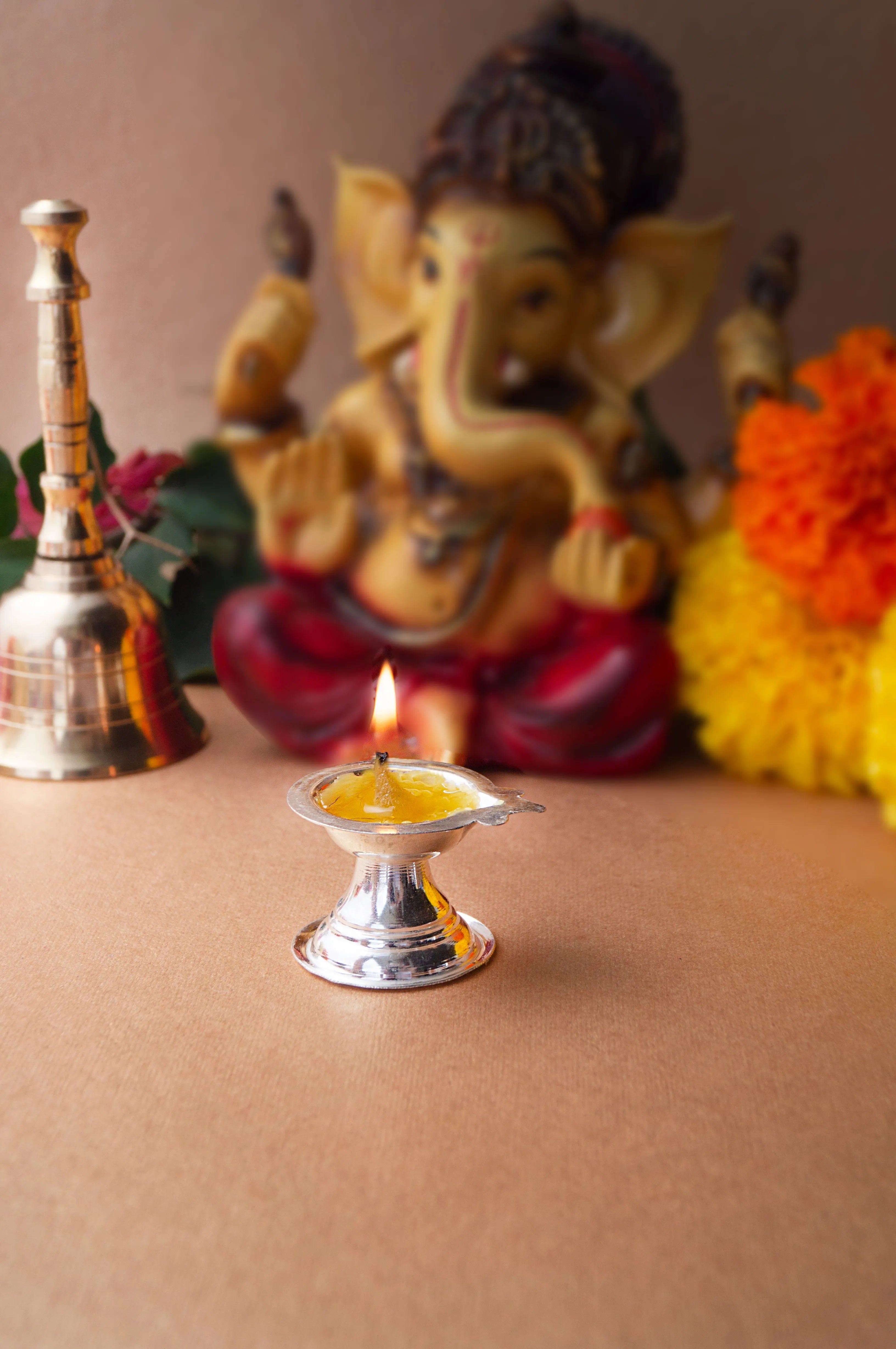 Pooja Diya Stand - Family Wali Diwali Gift Hamper