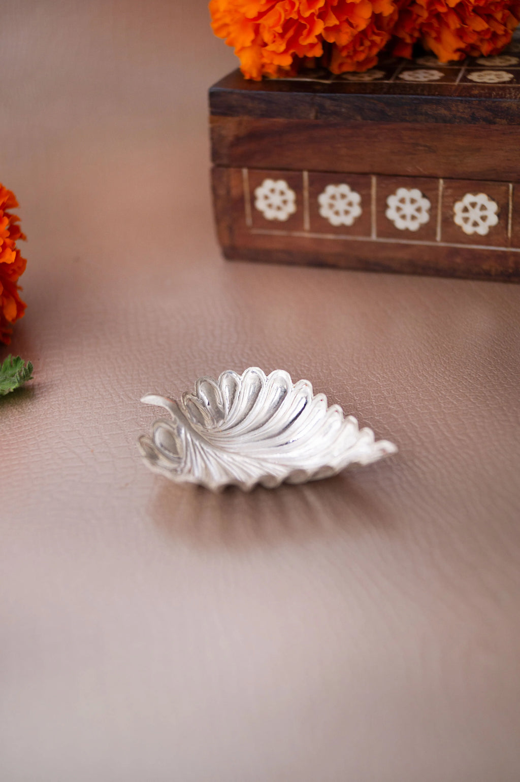 Mini Leaf Prasad Plate - Family Wali Diwali Gift Hamper