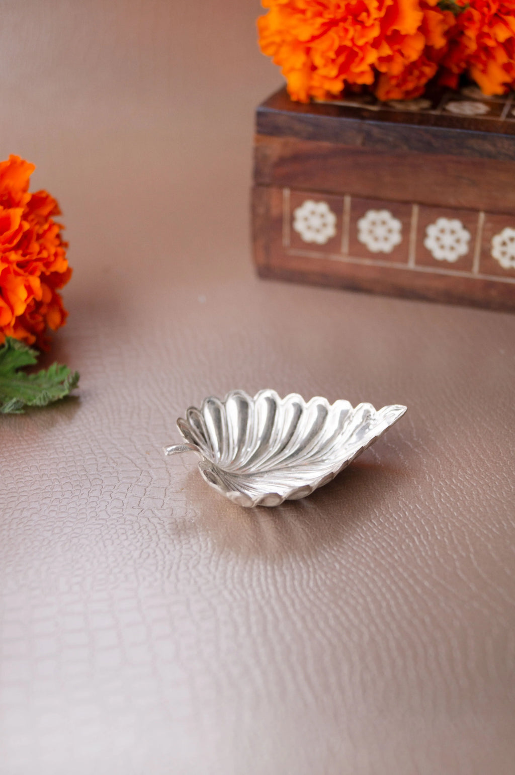 Mini Leaf Prasad Plate - Family Wali Diwali Gift Hamper